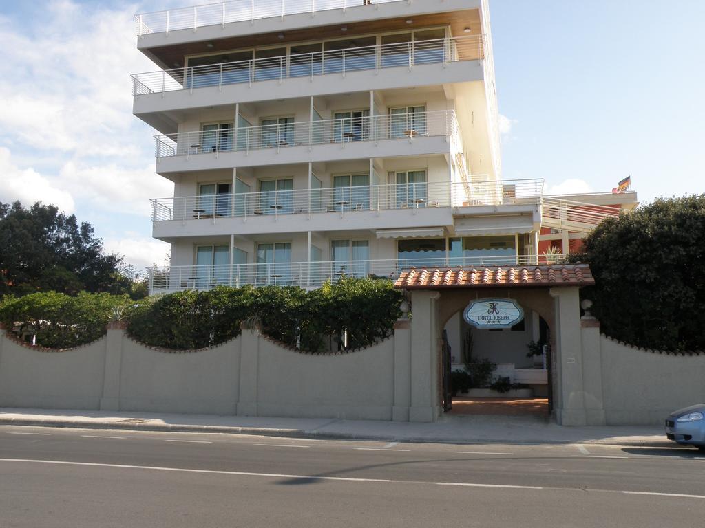 Hotel Joseph 马里纳-迪-皮特拉桑塔 外观 照片