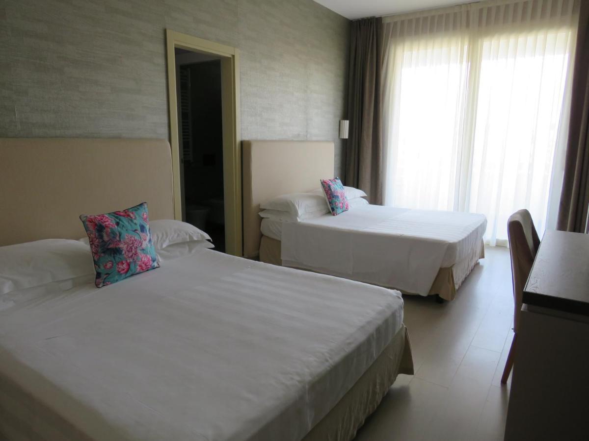 Hotel Joseph 马里纳-迪-皮特拉桑塔 外观 照片