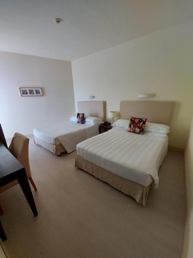 Hotel Joseph 马里纳-迪-皮特拉桑塔 外观 照片
