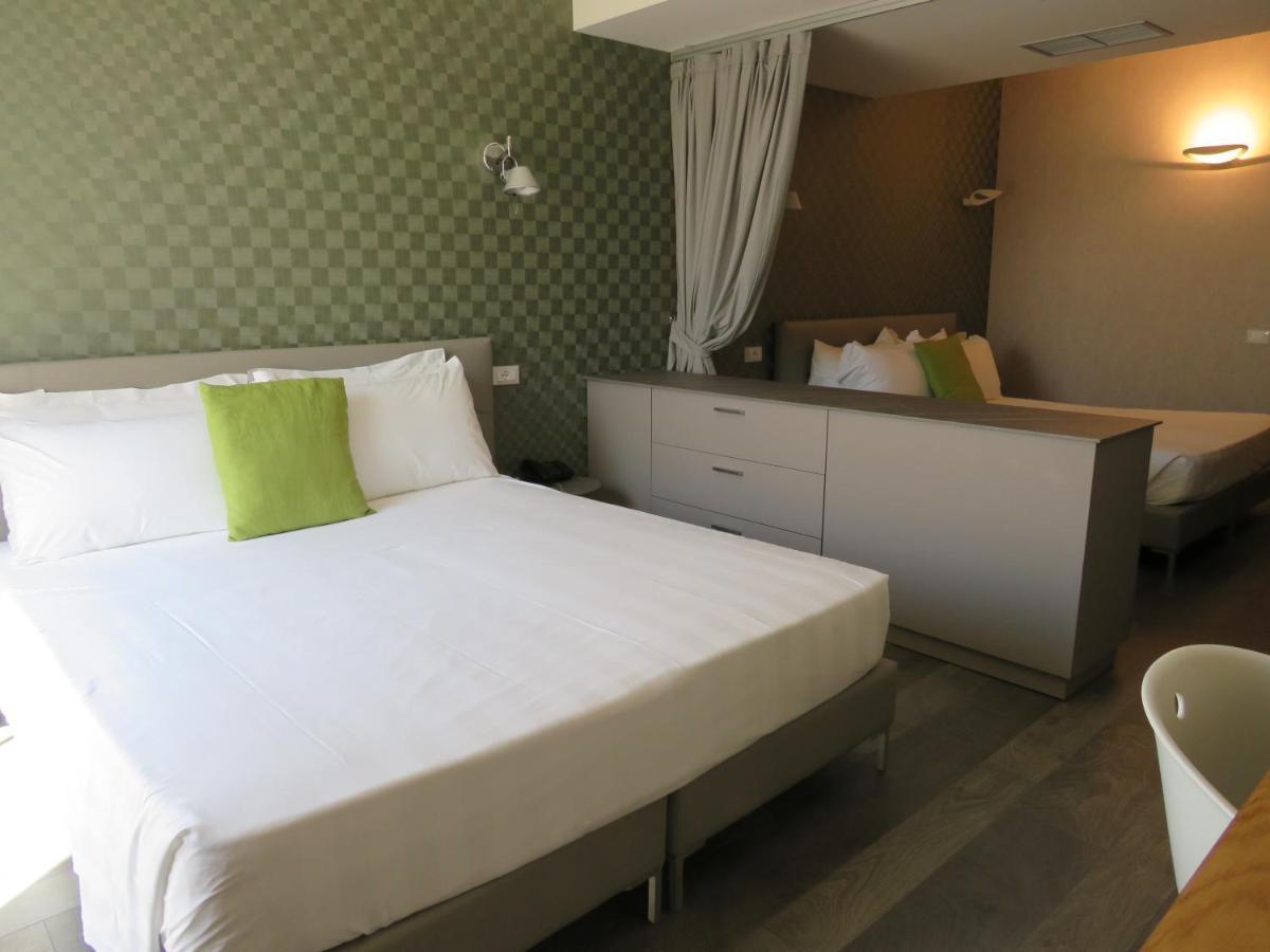 Hotel Joseph 马里纳-迪-皮特拉桑塔 外观 照片