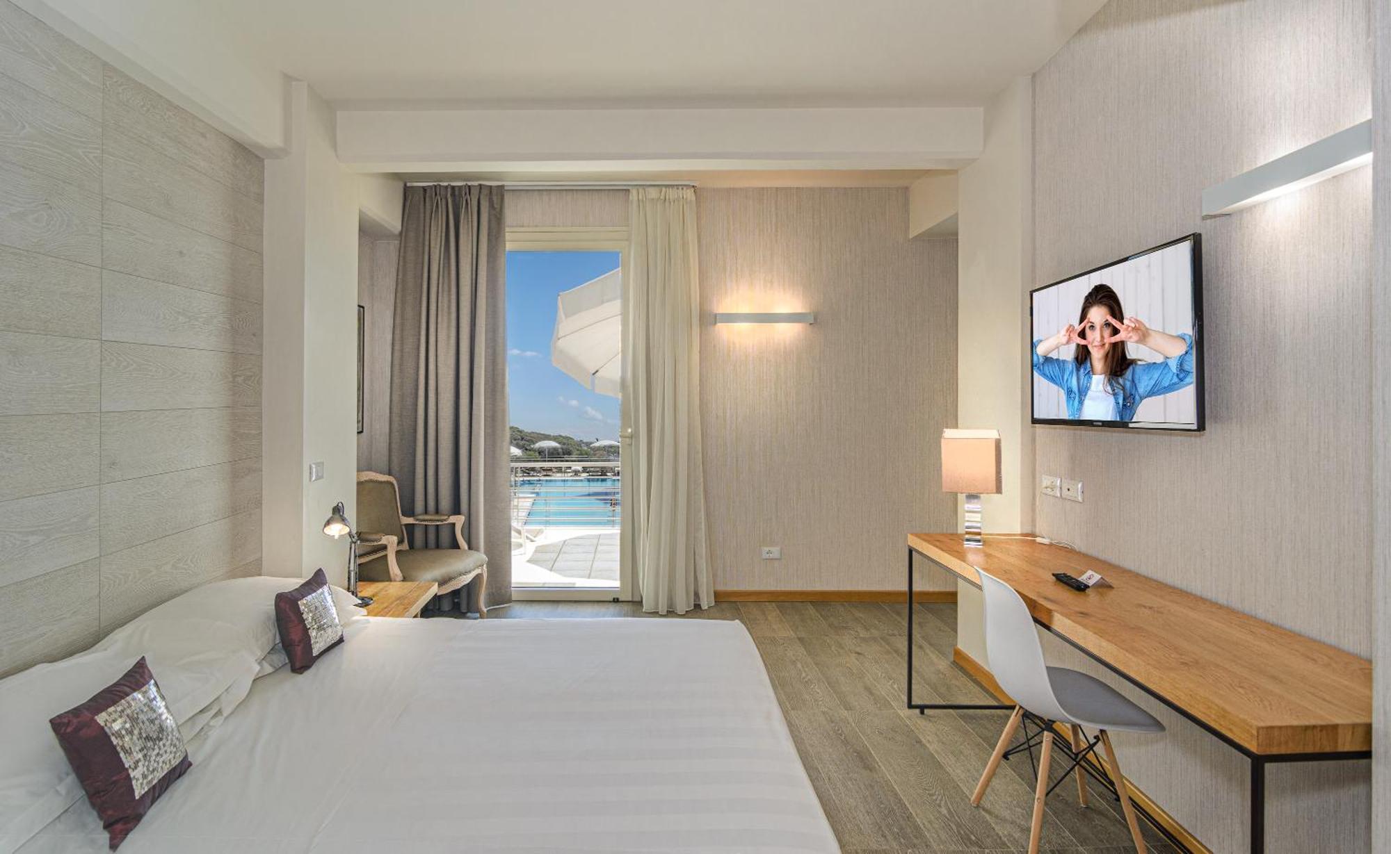 Hotel Joseph 马里纳-迪-皮特拉桑塔 外观 照片