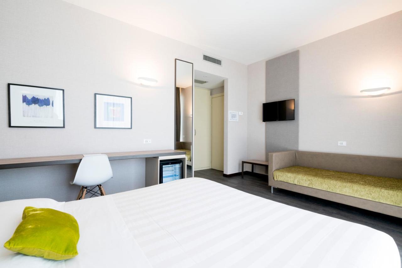 Hotel Joseph 马里纳-迪-皮特拉桑塔 外观 照片